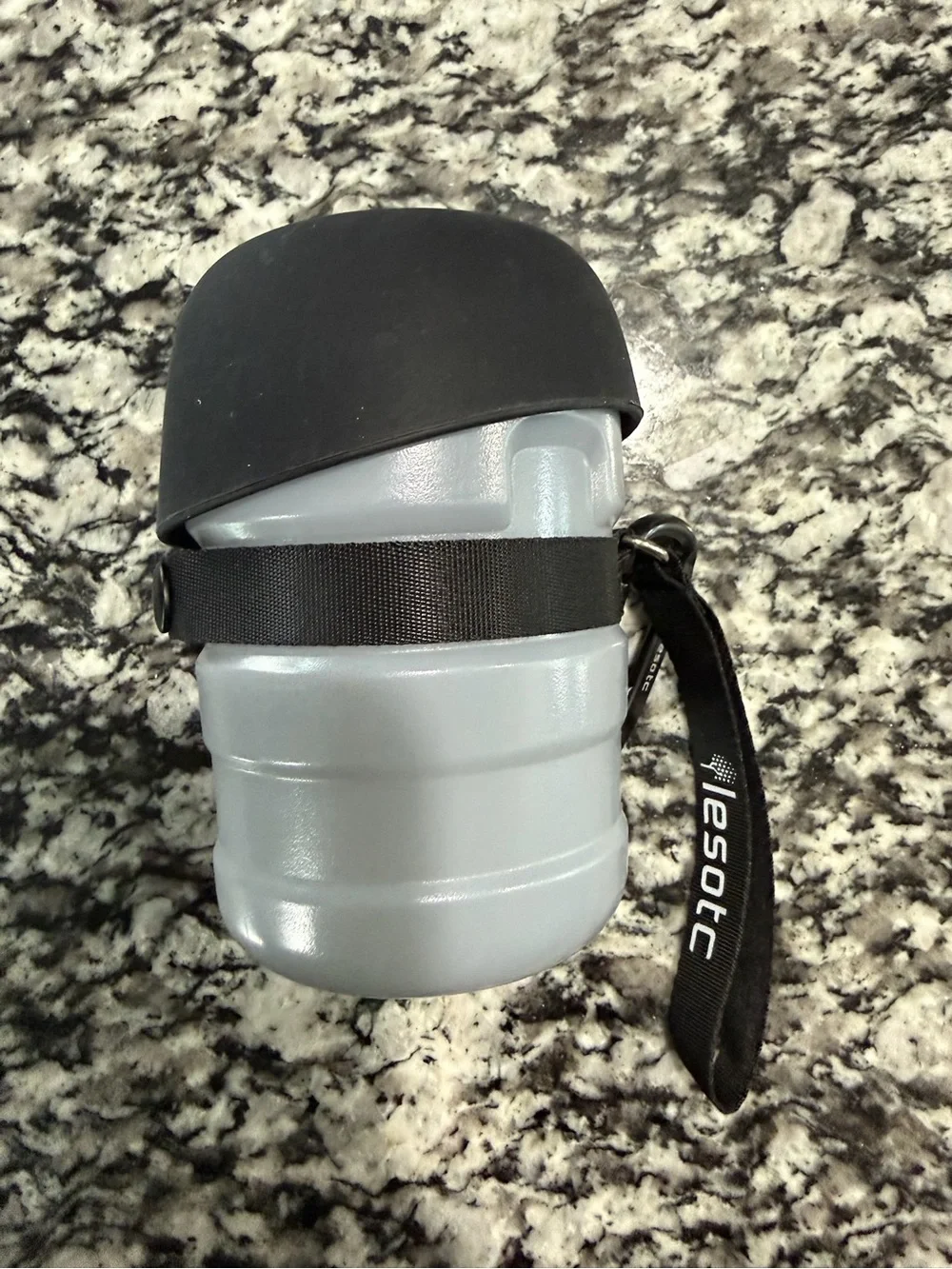 NEW Lesotc collapsible dog water bottle for travel / walks 10 ozs